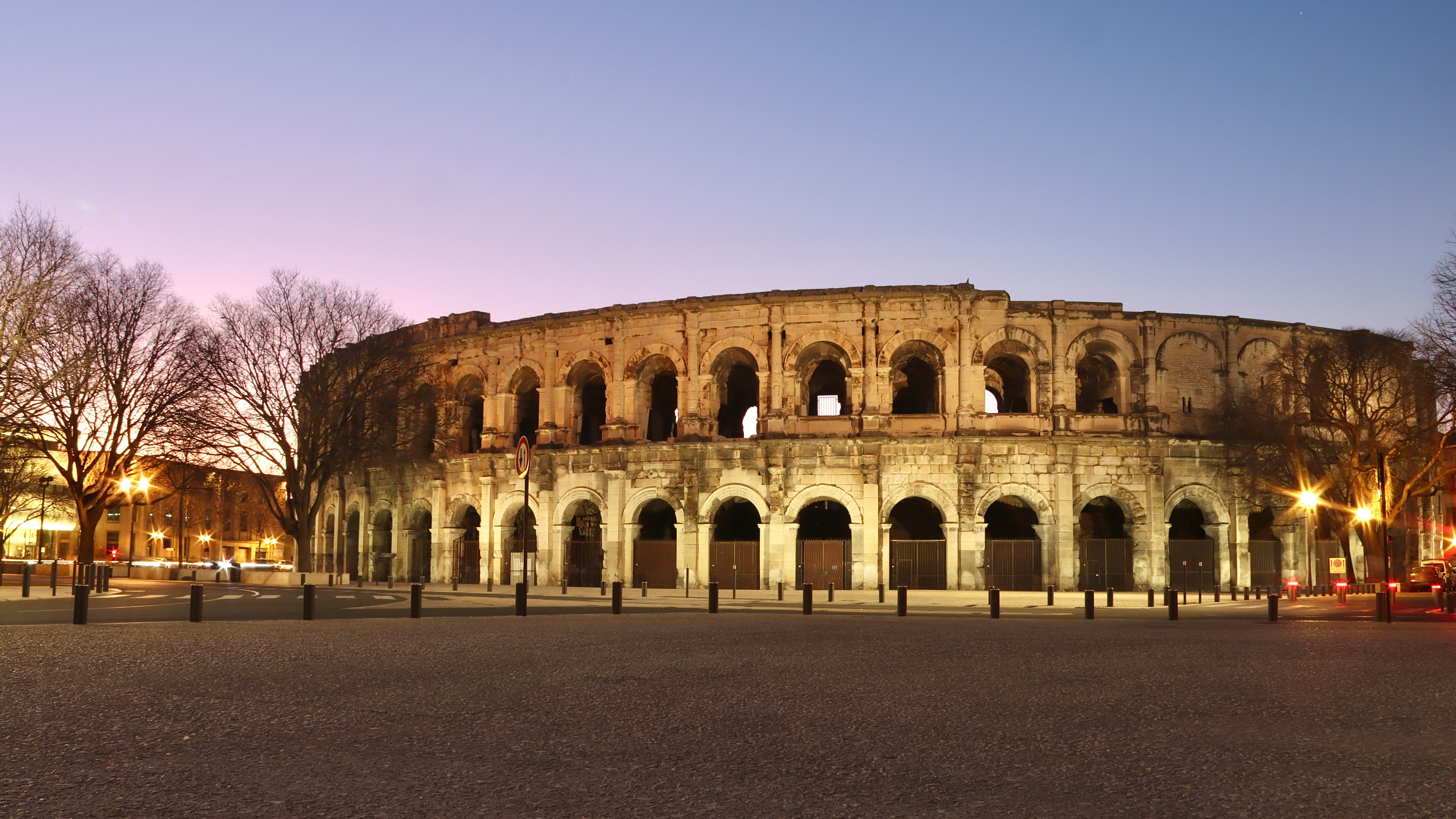 N&icirc;mes