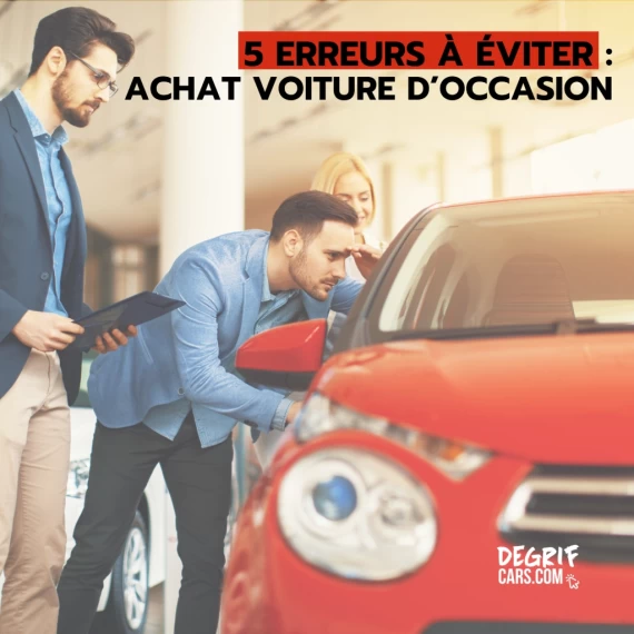 Un expert inspectant une berline d'occasion reconditionnée dans l'atelier du mandataire automobile Degrifcars.com.